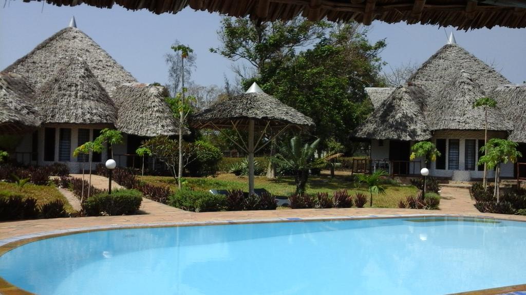 Kinondo Poa Hotel Diani Beach Eksteriør billede